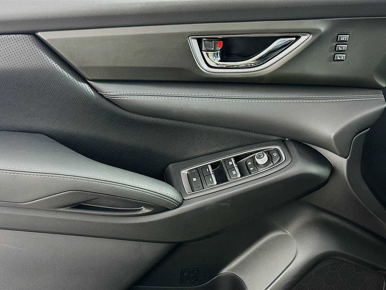 New 2025 Subaru Ascent Limited image 17