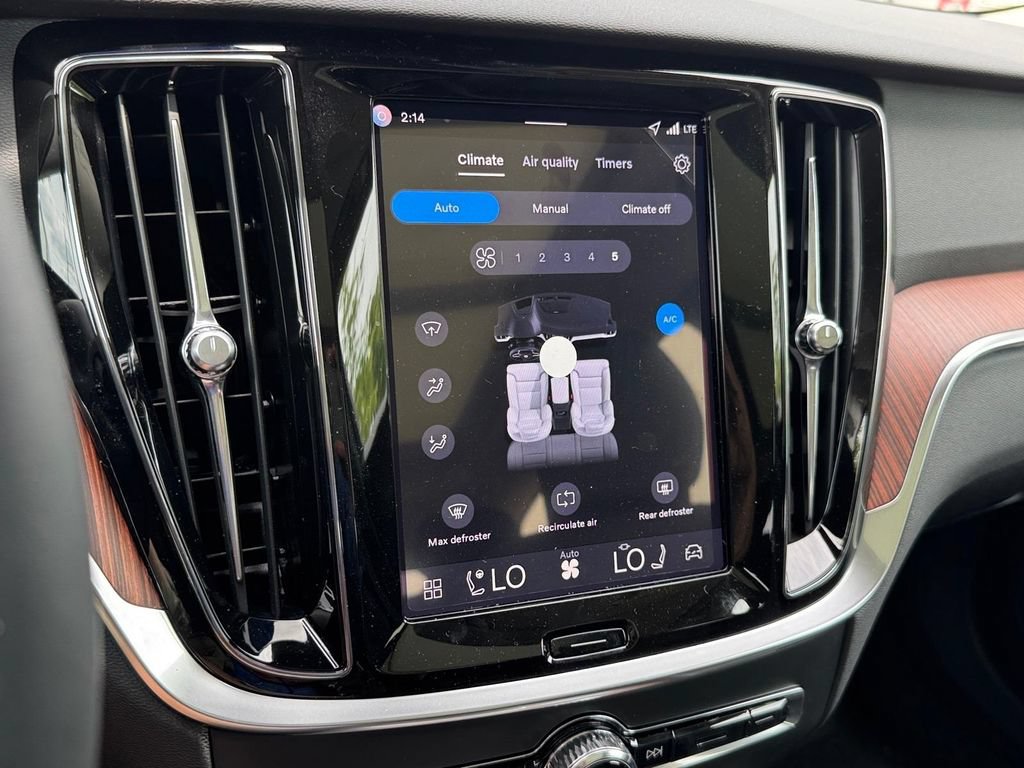 New 2026 Volvo V60 B5 Cross Country Plus w/ Climate Package AWD/4WD image 19