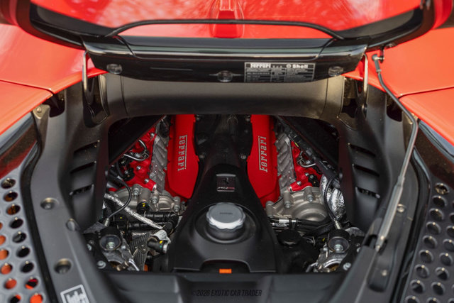 Used 2025 Ferrari SF90 Spider image 23