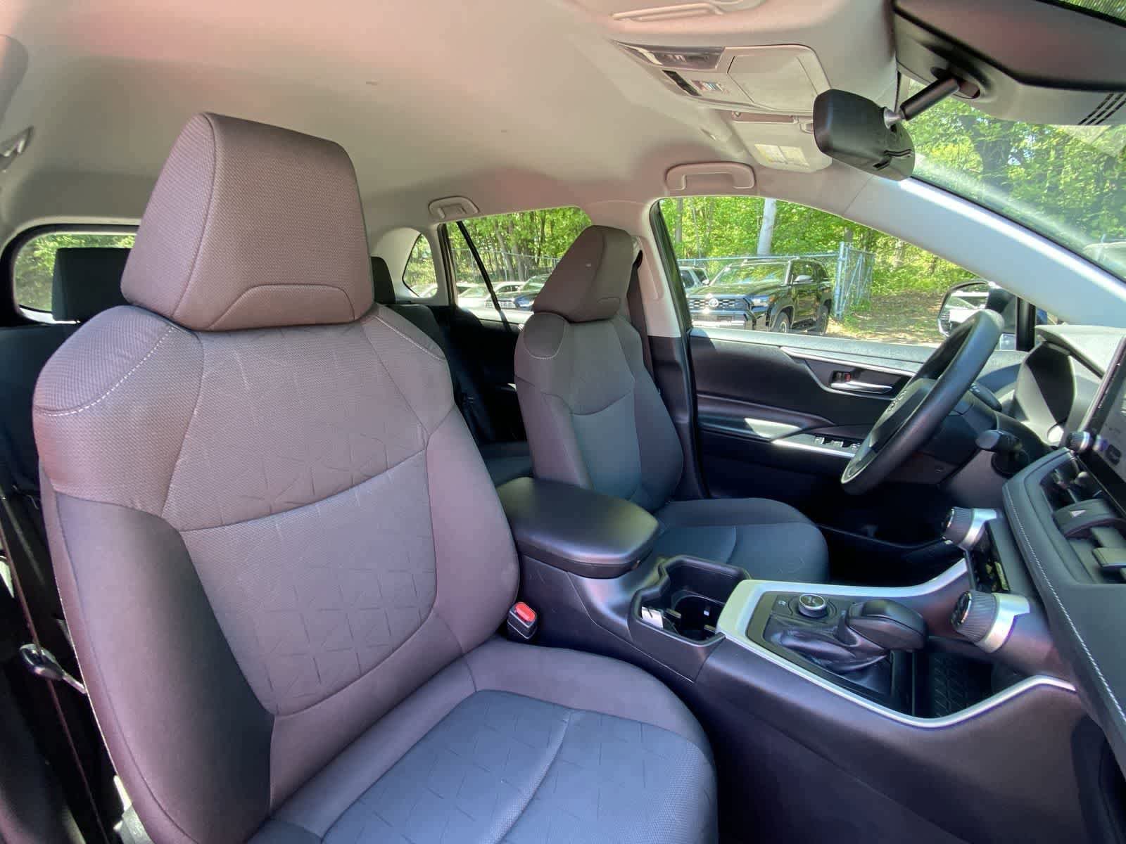 Used 2024 Toyota RAV4 XLE AWD/4WD image 48