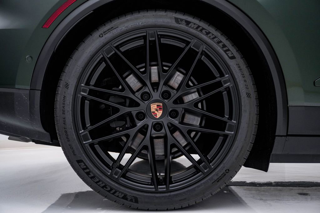 New 2026 Porsche Macan 4 Electric image 10