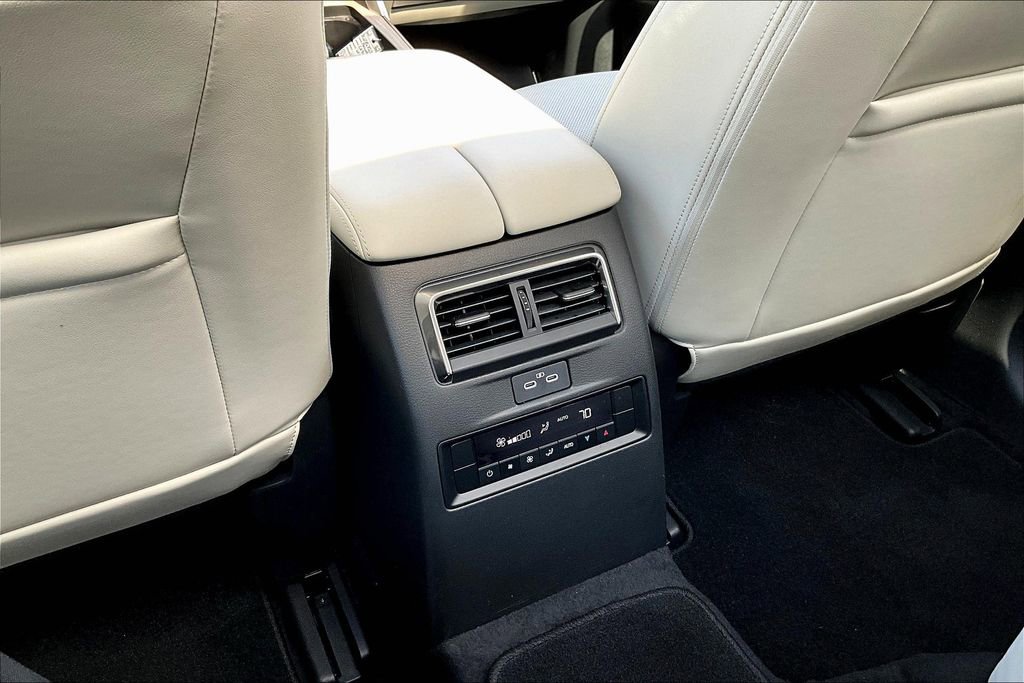 Used 2024 MAZDA CX-90 3.3 Turbo S w/ Premium Package image 32