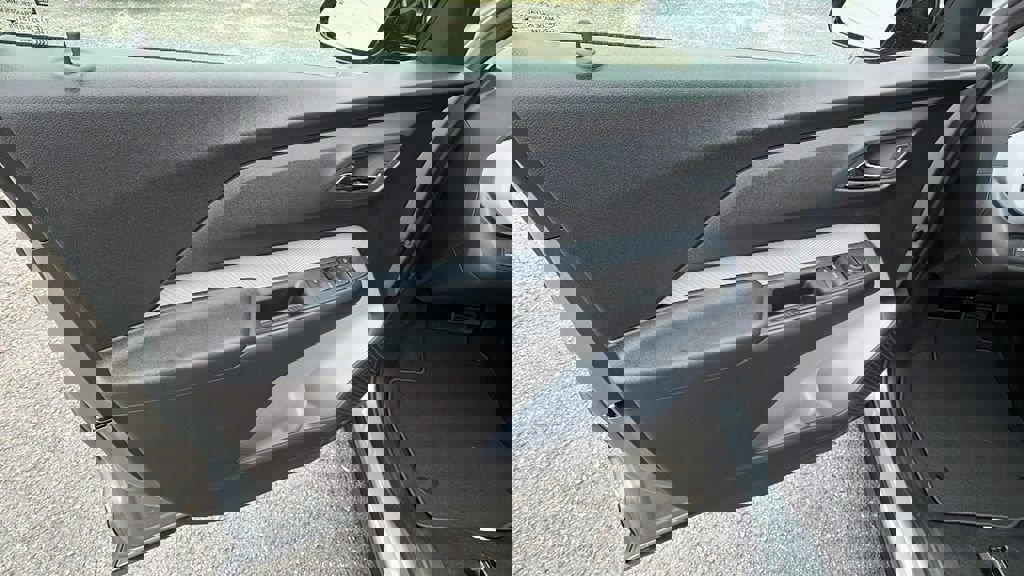 New 2027 Chevrolet Bolt LT image 12