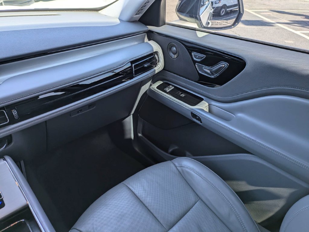Used 2020 Lincoln Aviator Reserve w/ Elements Package Plus RWD image 19