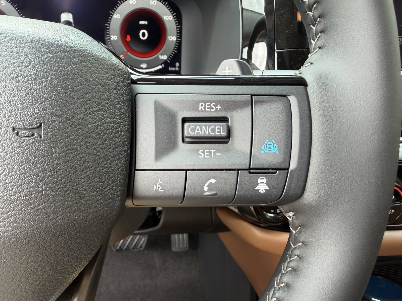 New 2026 Nissan Pathfinder Platinum FWD image 14