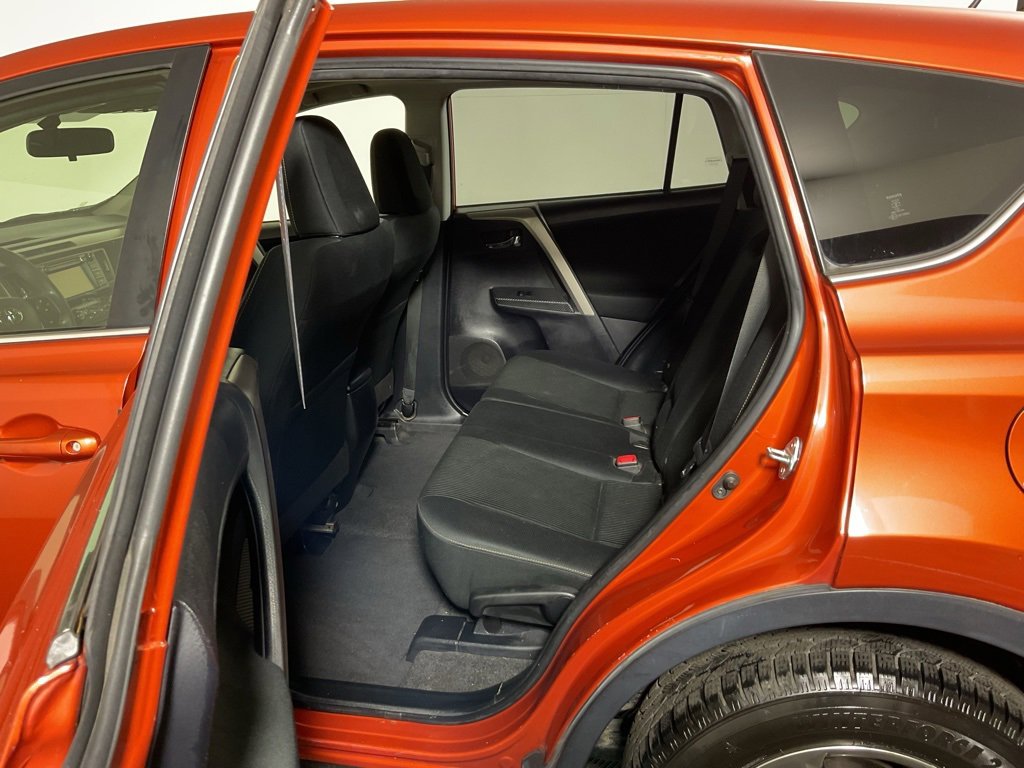 Used 2015 Toyota RAV4 XLE image 28