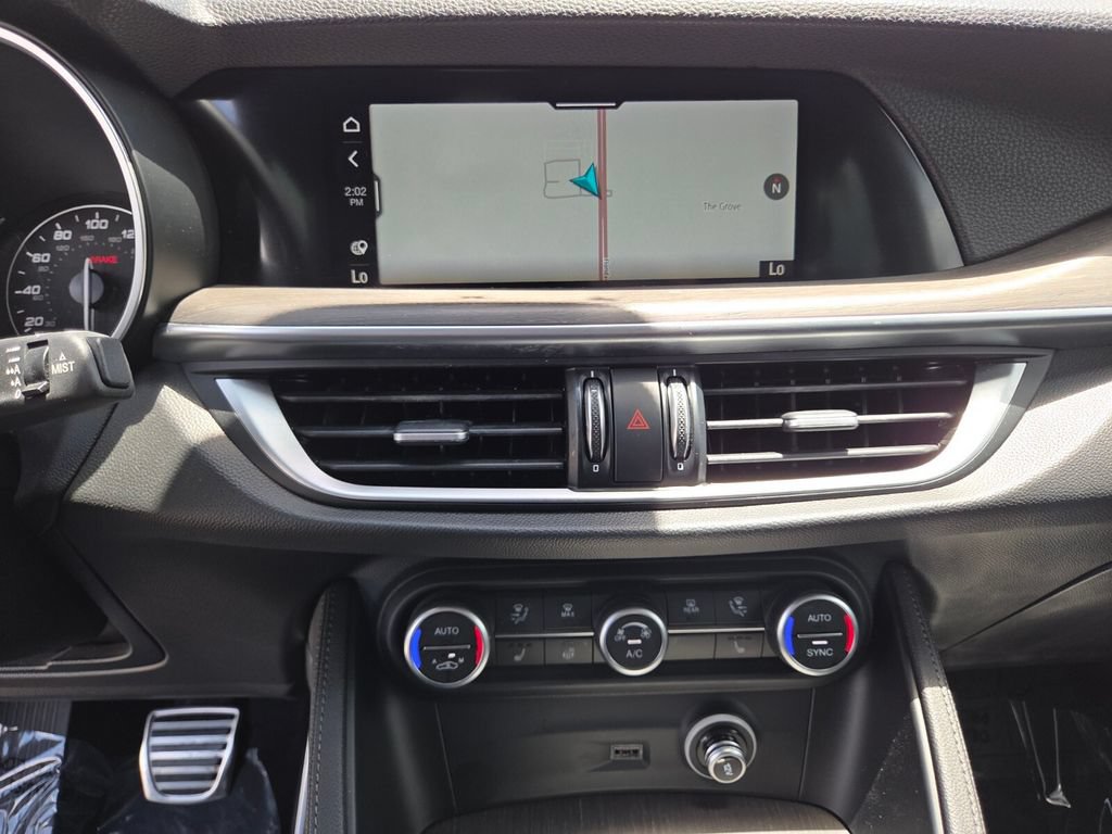 Used 2022 Alfa Romeo Stelvio Ti AWD/4WD image 32