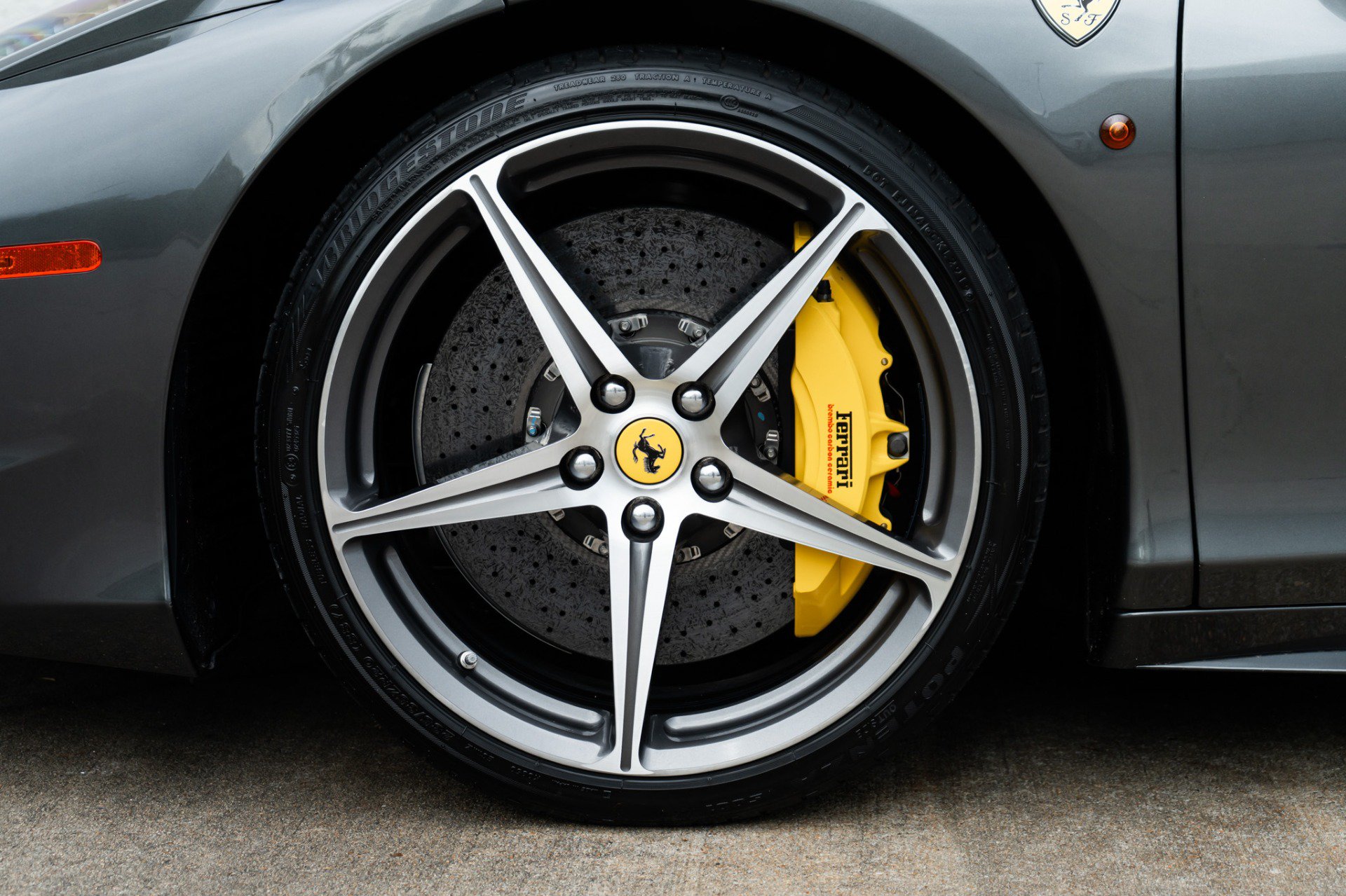 Used 2013 Ferrari 458 Italia Coupe RWD image 36