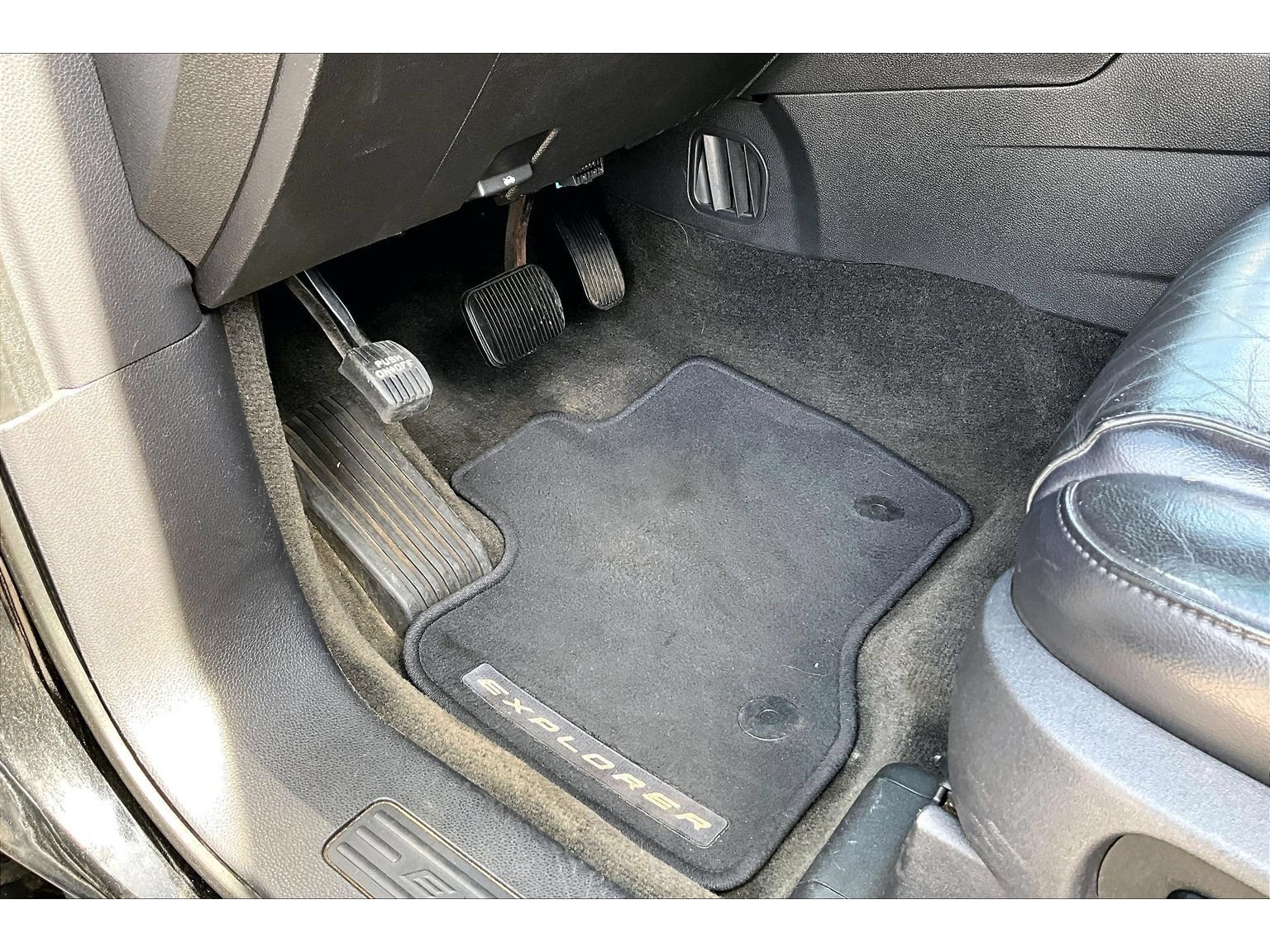 Used 2012 Ford Explorer XLT AWD/4WD image 30