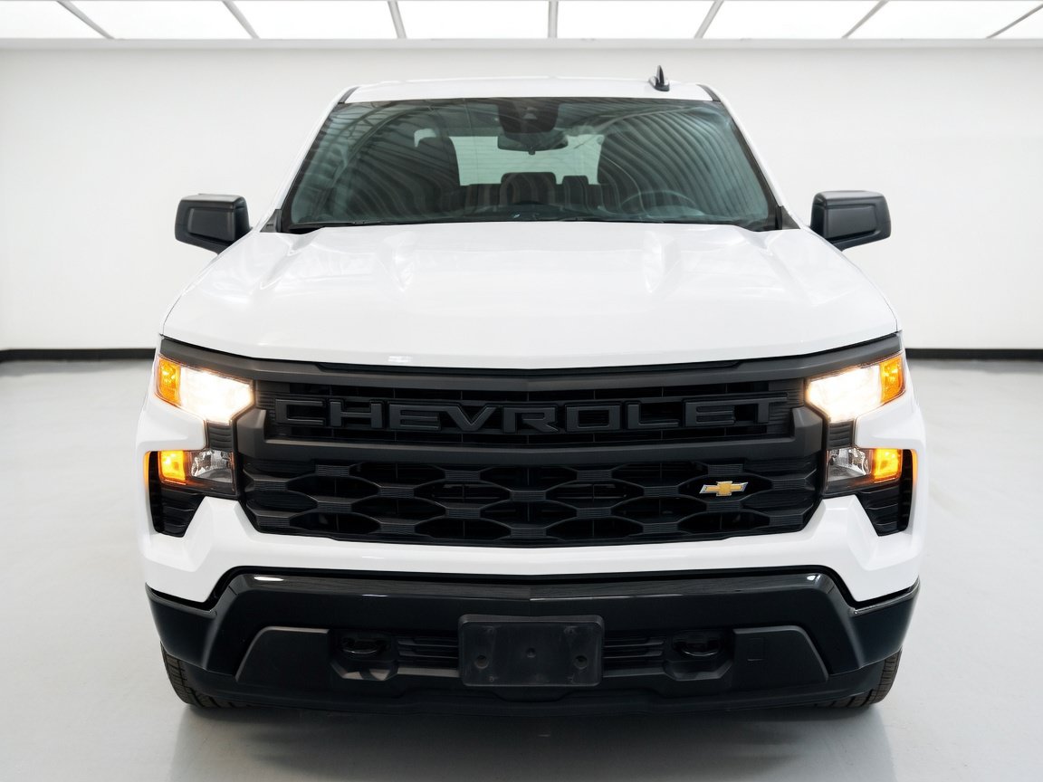 Used 2022 Chevrolet Silverado 1500 Custom w/ LPO, Dark Essentials Package RWD image 2