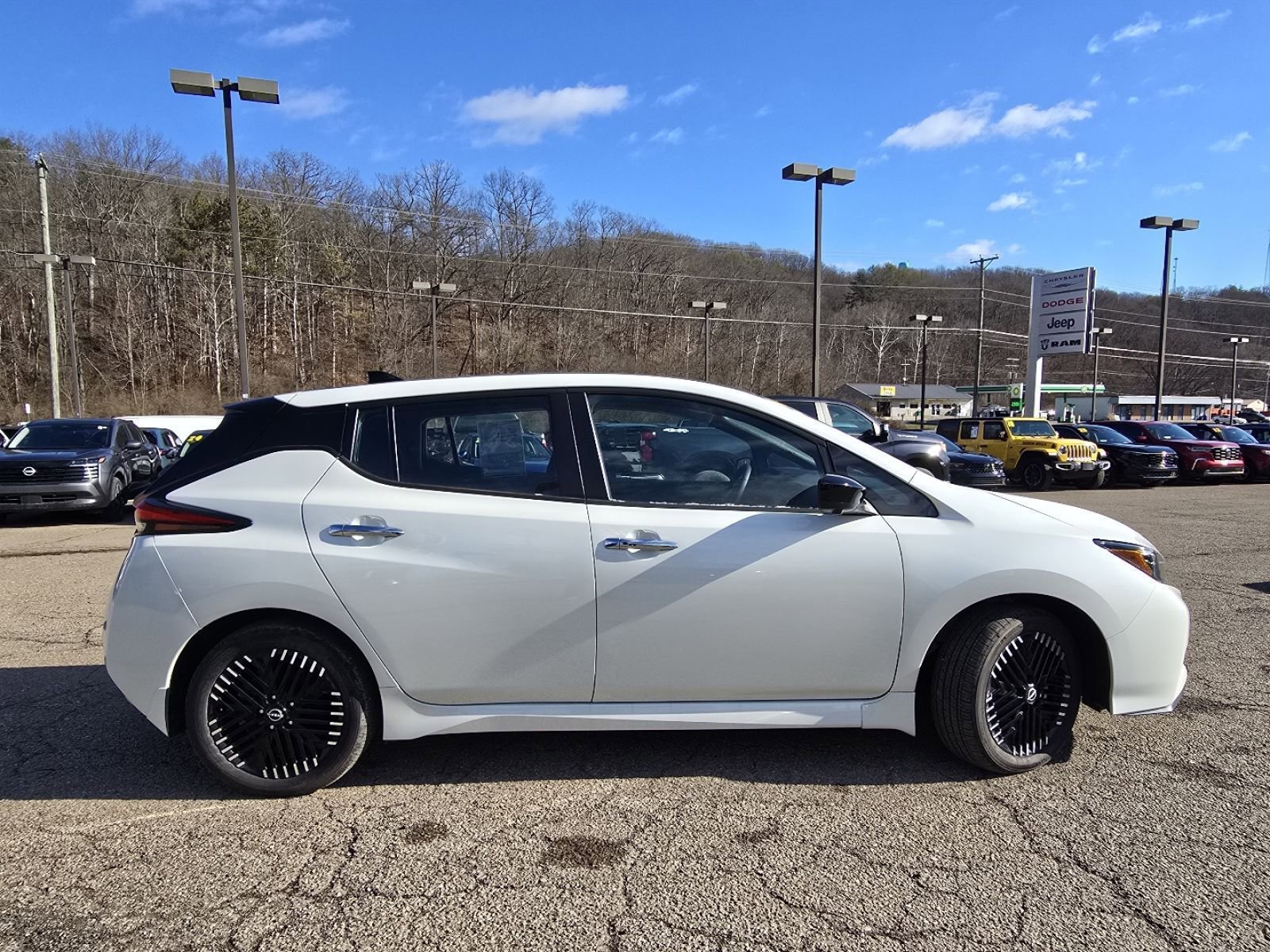 Used 2024 Nissan Leaf SV Plus image 17