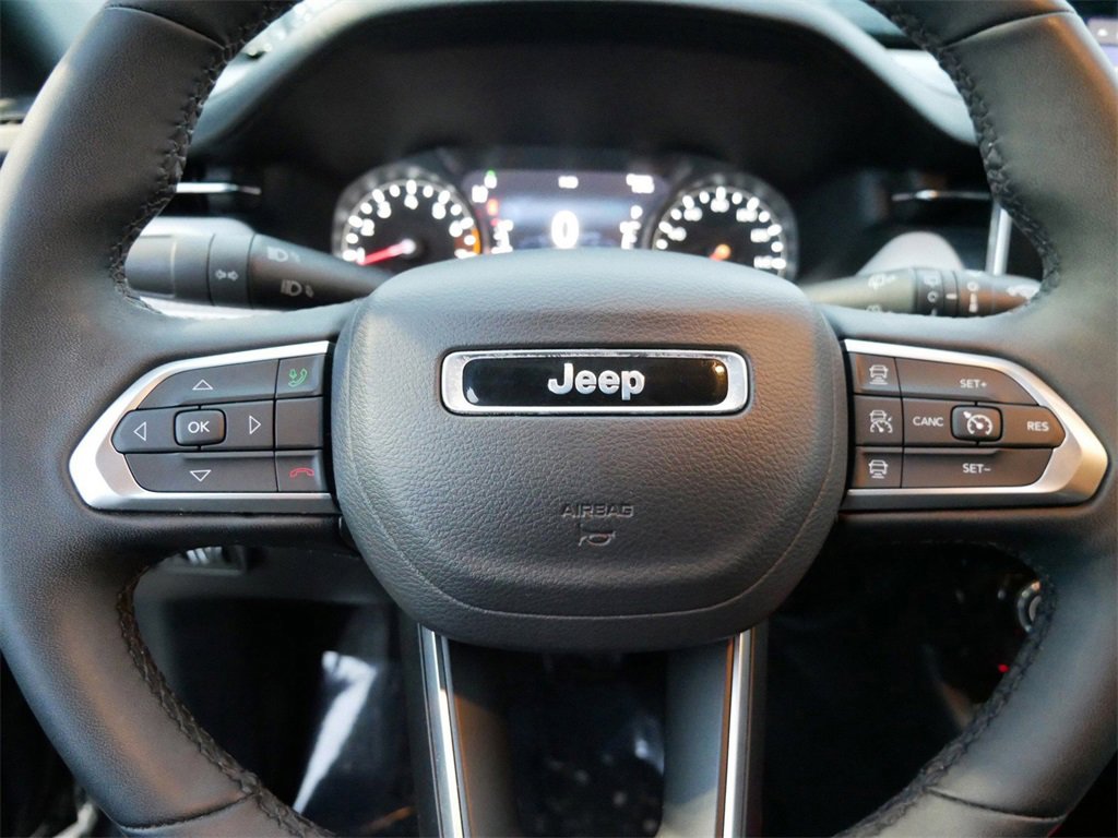 Used 2024 Jeep Compass Limited image 17
