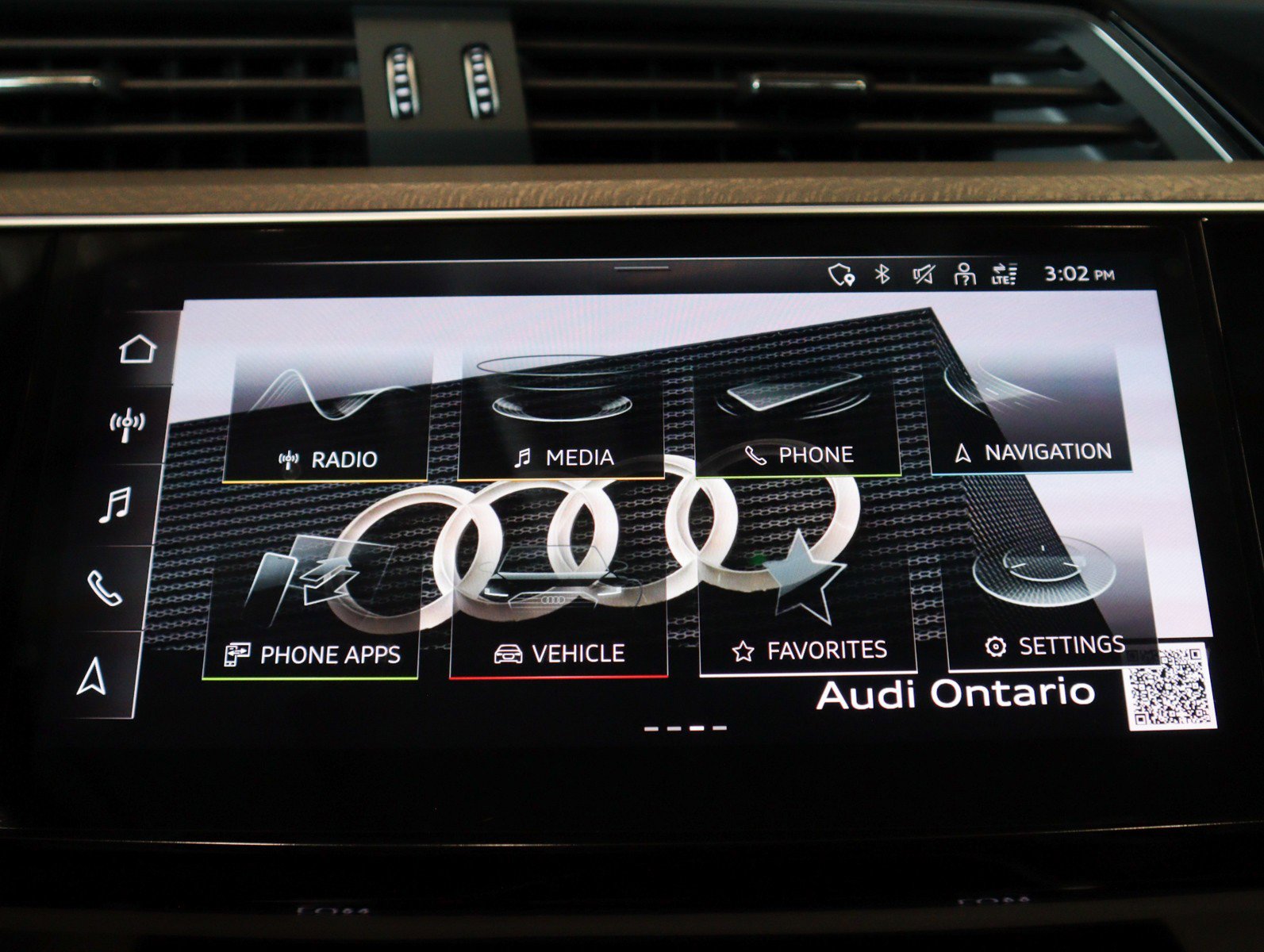 Certified 2024 Audi Q8 e-tron Prestige w/ Prestige Package image 27