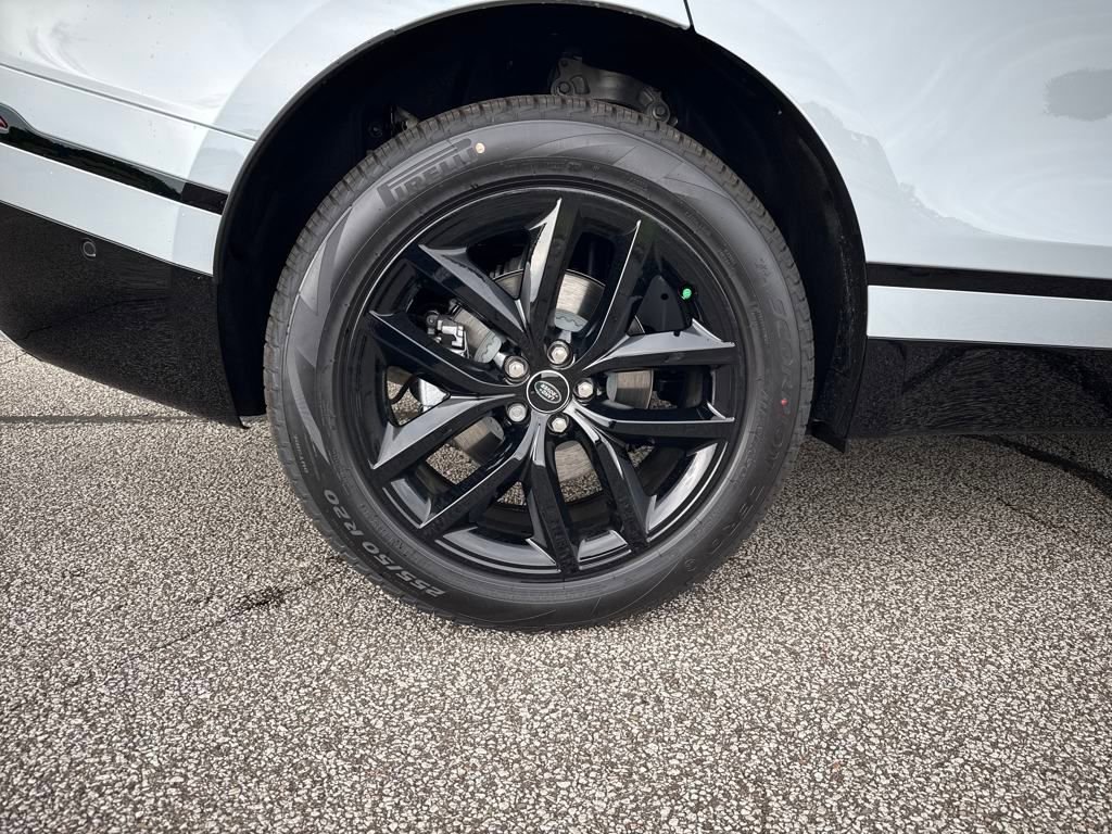 New 2026 Land Rover Range Rover Velar Dynamic SE image 25