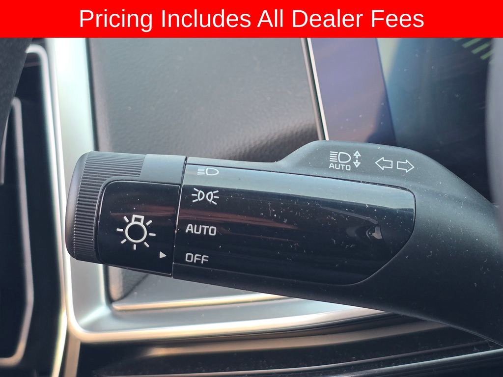 Certified 2025 Kia Sorento LX FWD image 24