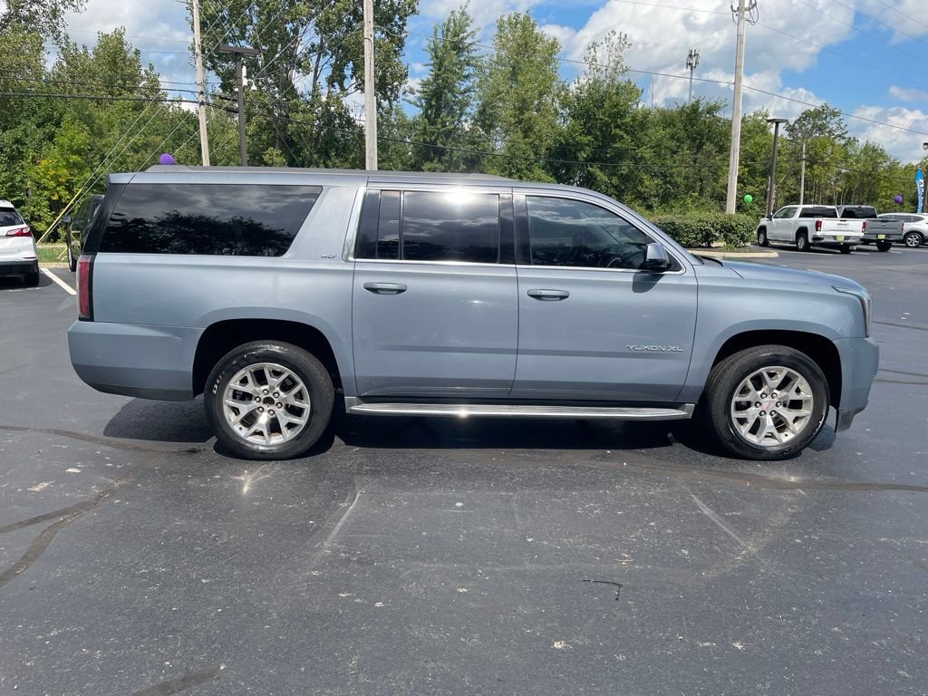 Used 2016 GMC Yukon XL SLT w/ Open Road Package AWD/4WD image 9