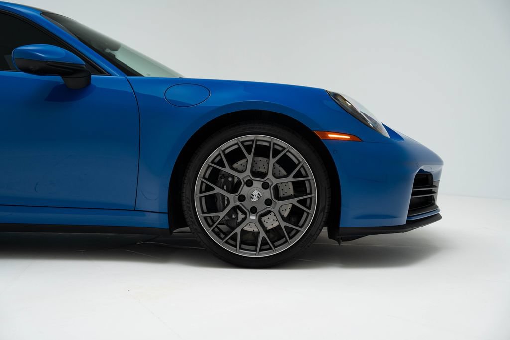 Used 2025 Porsche 911 Carrera RWD image 9