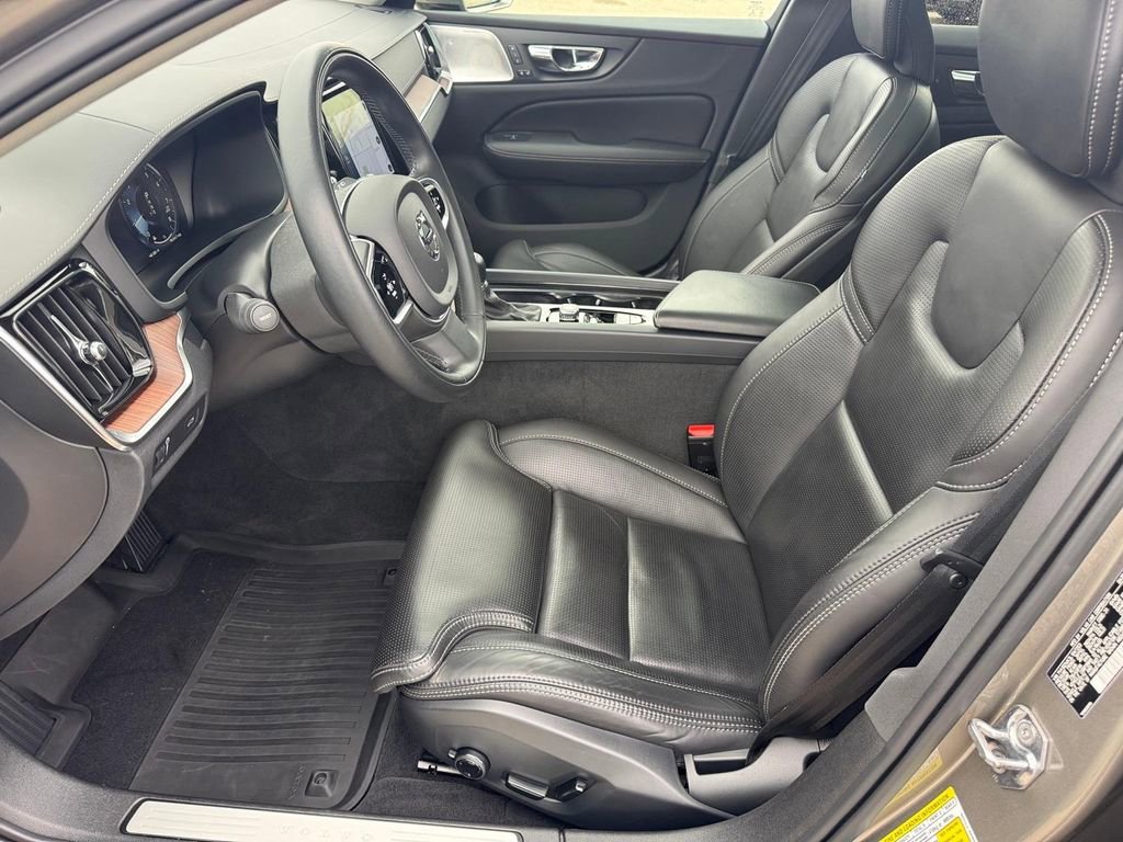 Used 2020 Volvo V60 T5 Cross Country w/ Protection Package image 8
