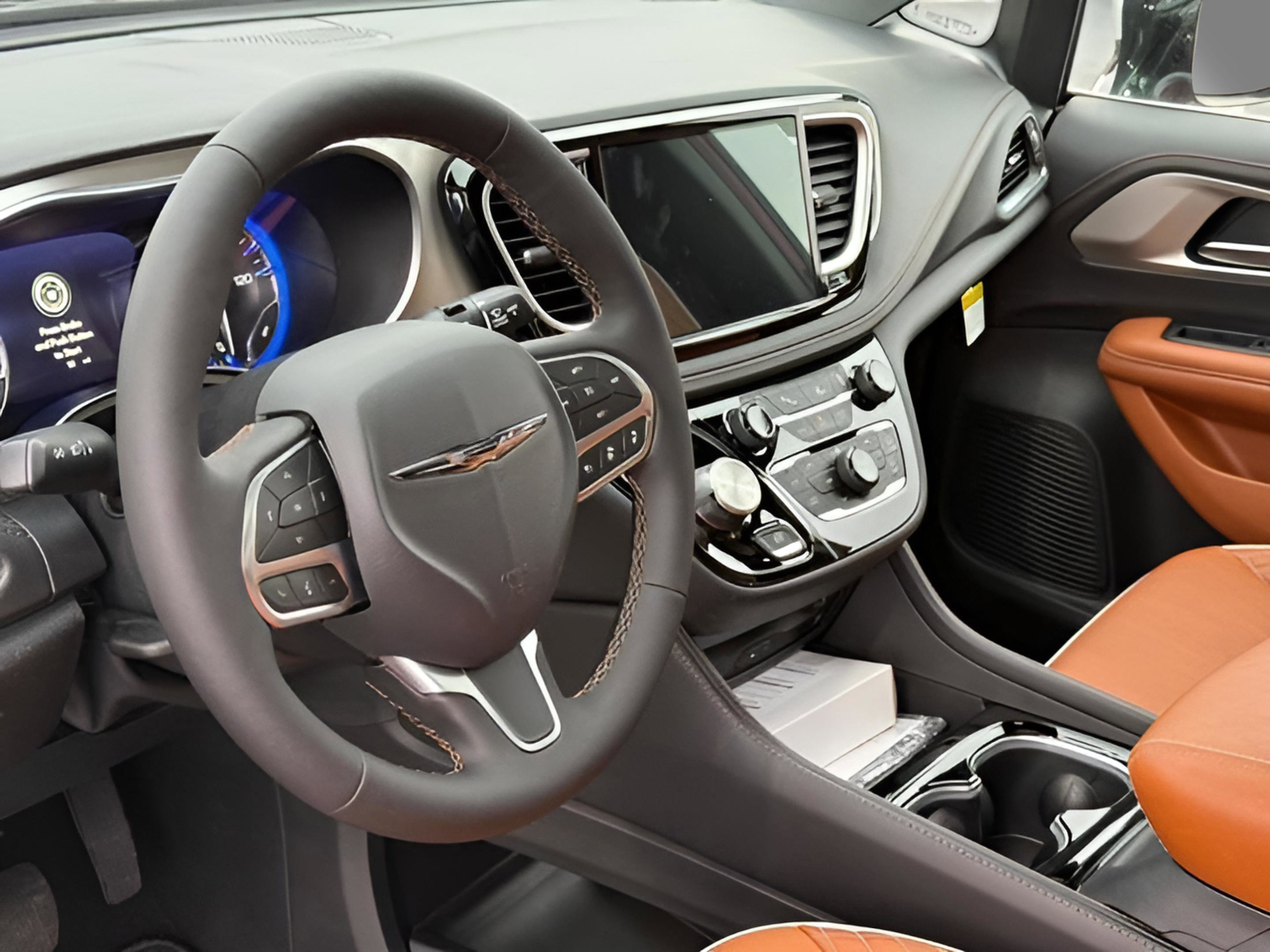 New 2026 Chrysler Pacifica Pinnacle image 22