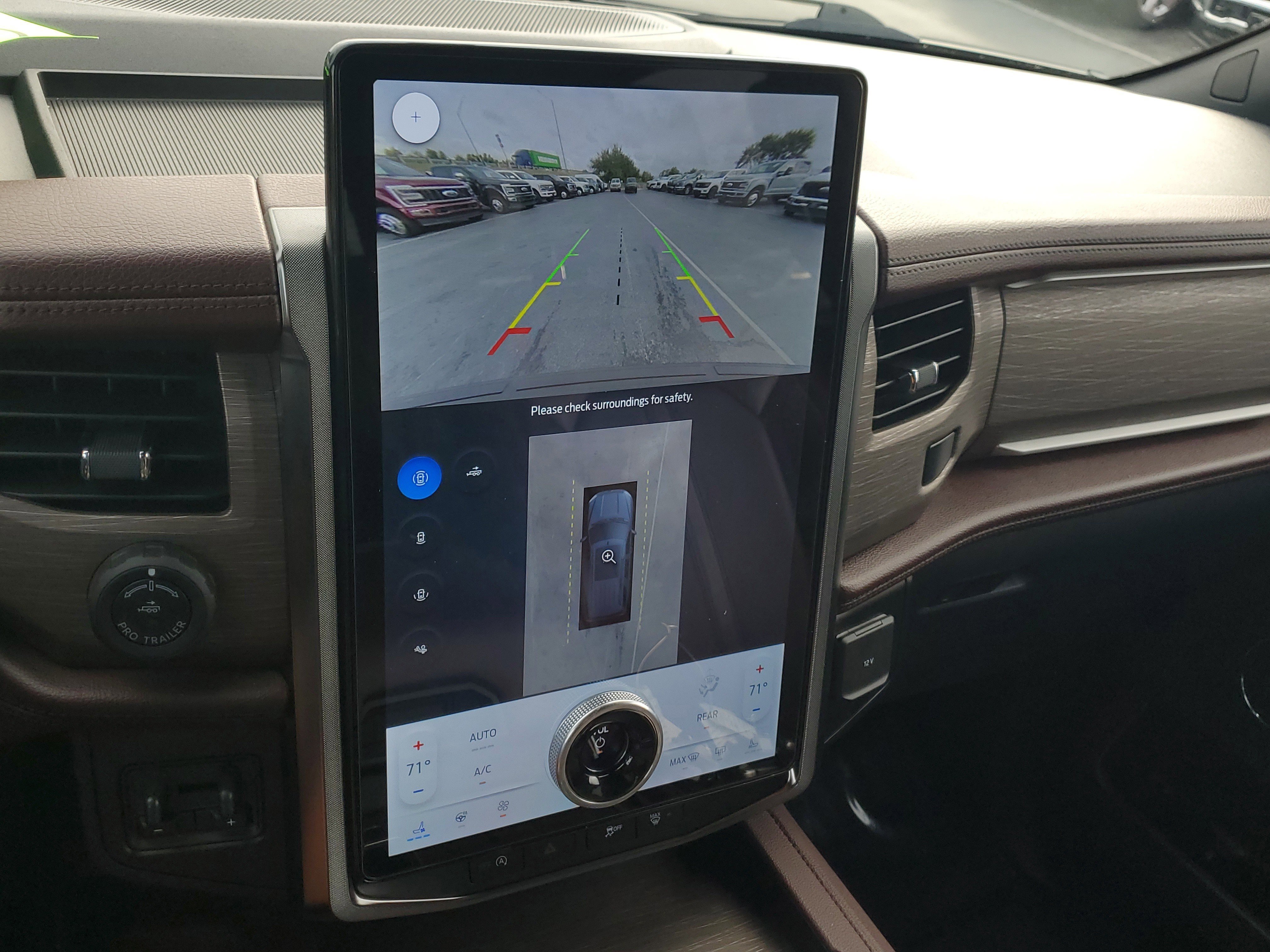 Used 2024 Ford Expedition Limited image 28