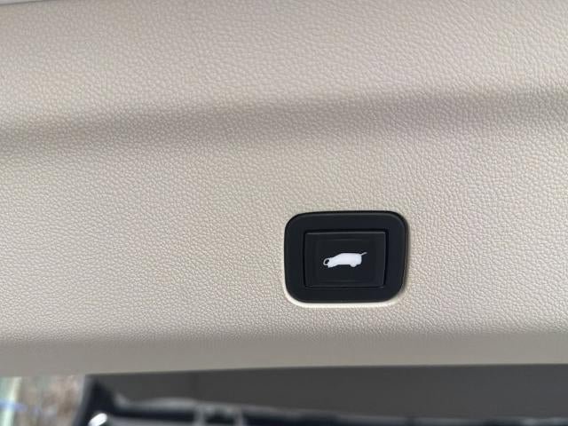 Certified 2021 Cadillac Escalade Premium Luxury Platinum AWD/4WD image 19