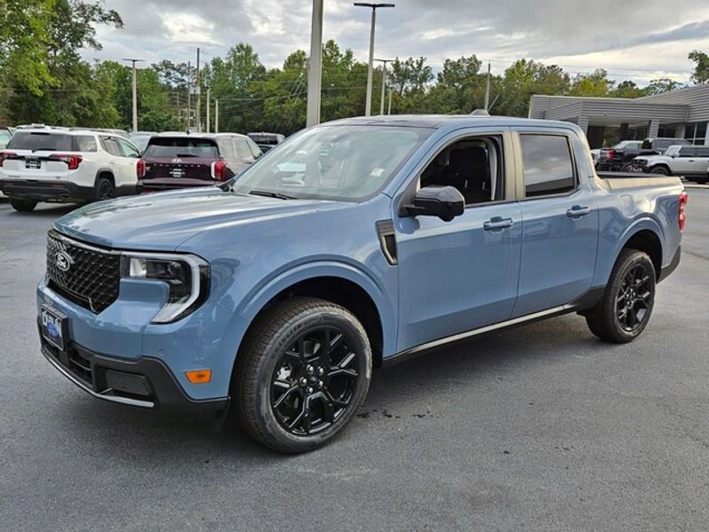 New 2025 Ford Maverick Lariat w/ Black Appearance Package image 3