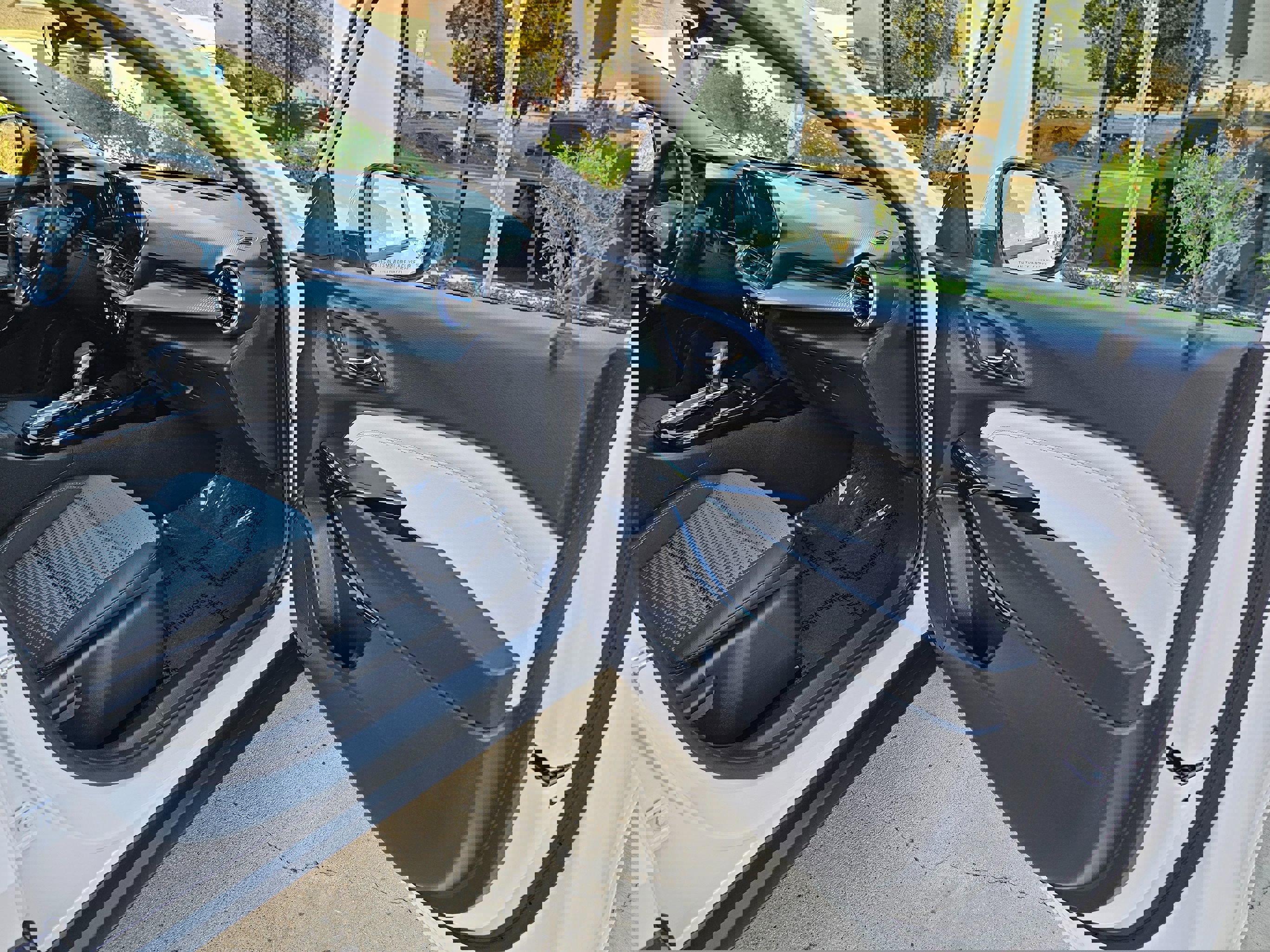 Used 2025 Chevrolet Trax LT w/ LT Convenience Package image 32