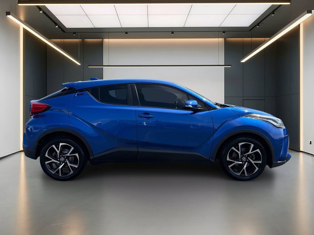 Used 2020 Toyota C-HR XLE FWD image 7