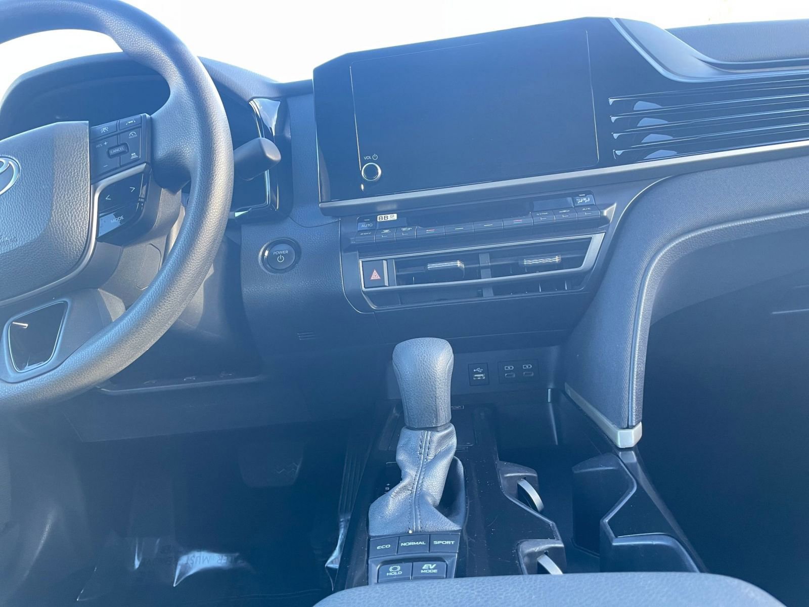 Used 2025 Toyota Camry LE image 18