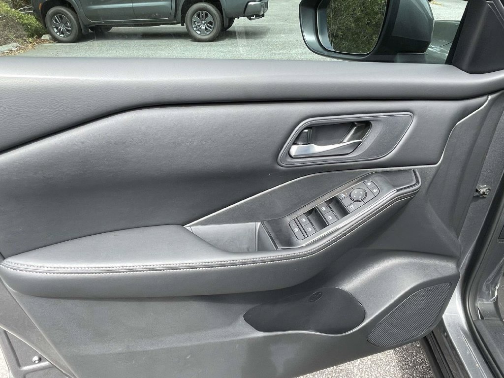 New 2026 Nissan Rogue SV w/ Cold Weather Package FWD image 11