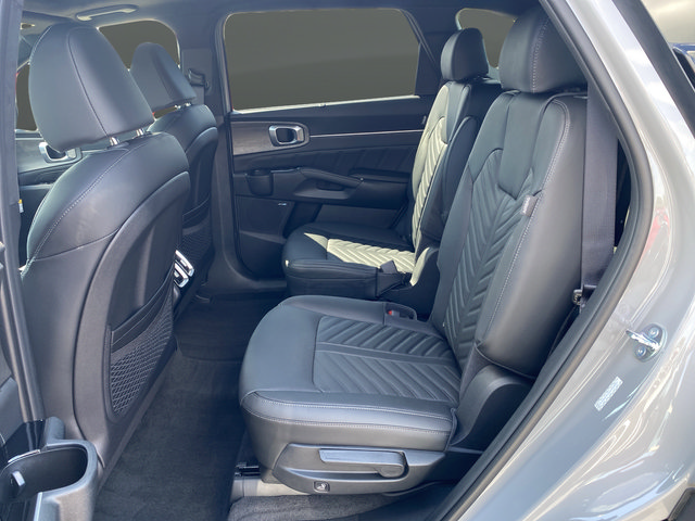 Certified 2026 Kia Sorento SX Prestige AWD/4WD image 38