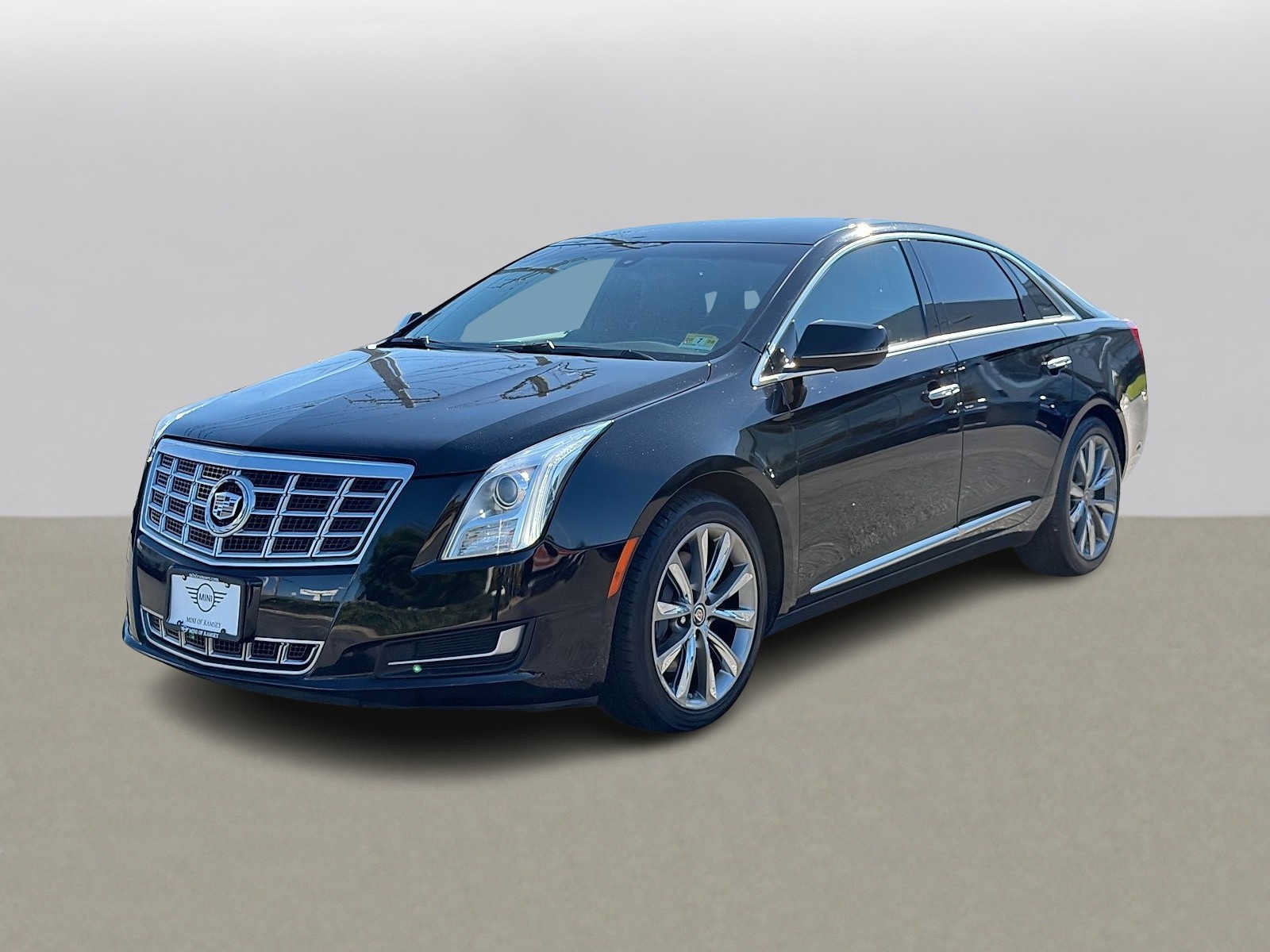 Used 2015 Cadillac XTS w/ Rear Seat Comfort Package FWD image 1
