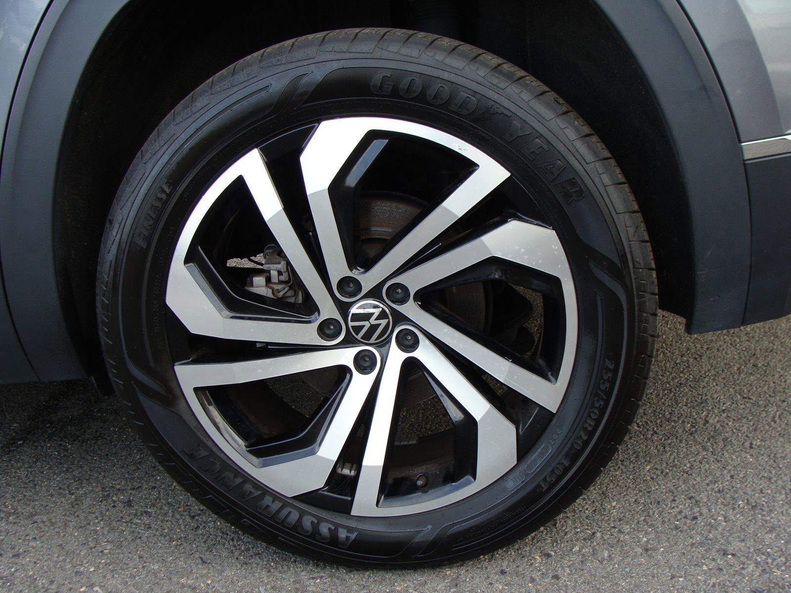 Used 2022 Volkswagen Atlas SEL image 37