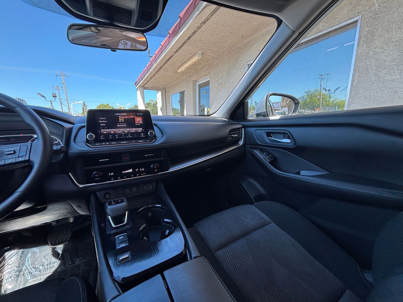 Used 2025 Nissan Rogue SV FWD image 37