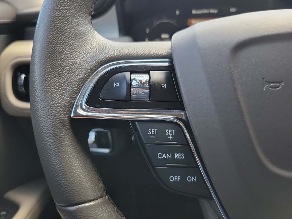 Certified 2022 Lincoln Nautilus FWD w/ Premium Package image 20