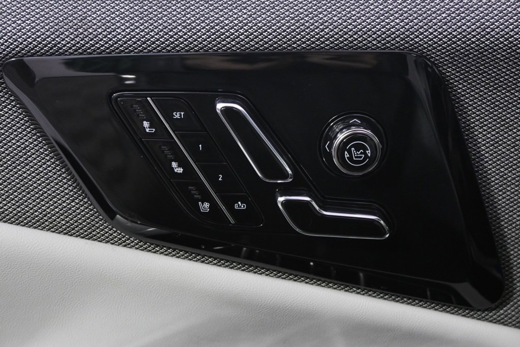 New 2026 Cadillac Optiq Luxury 2 image 14