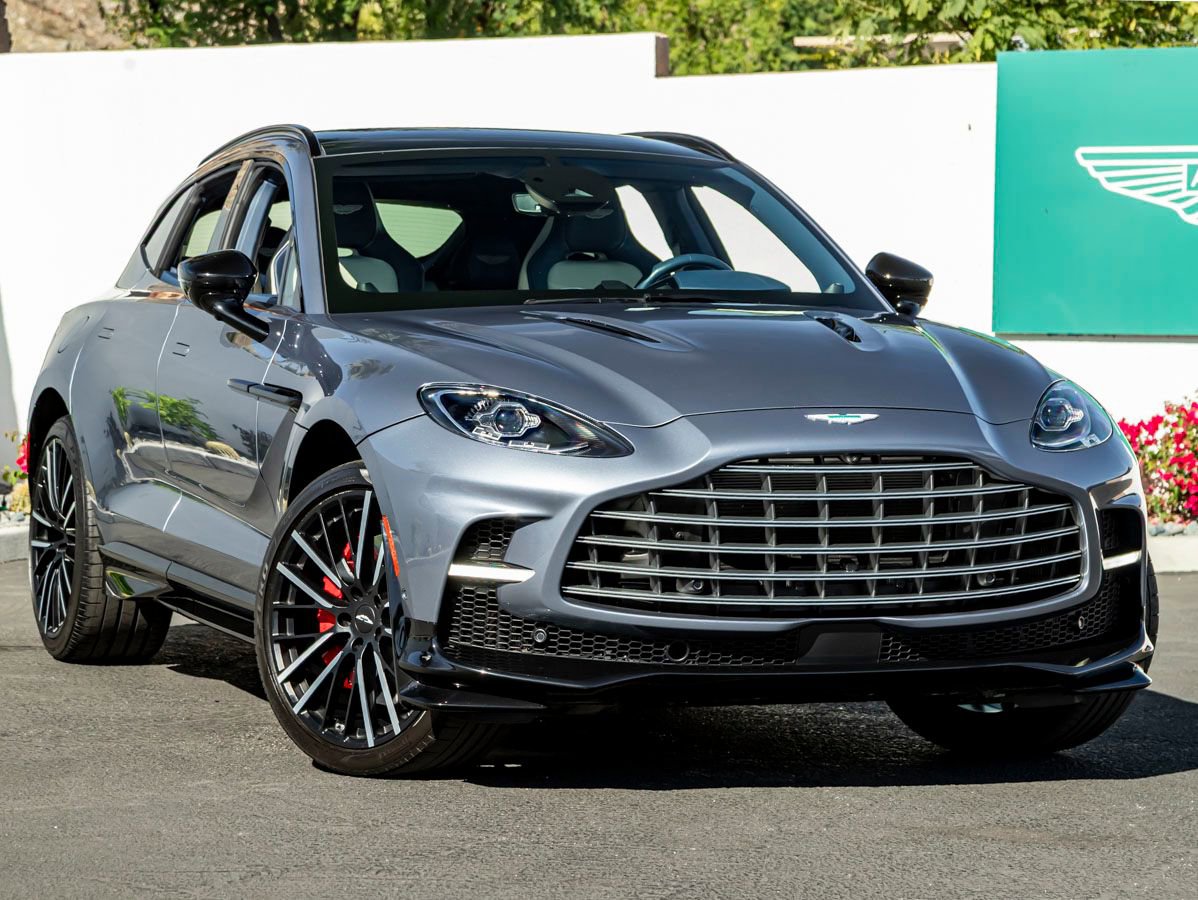 Used 2025 Aston Martin DBX 707 image 1