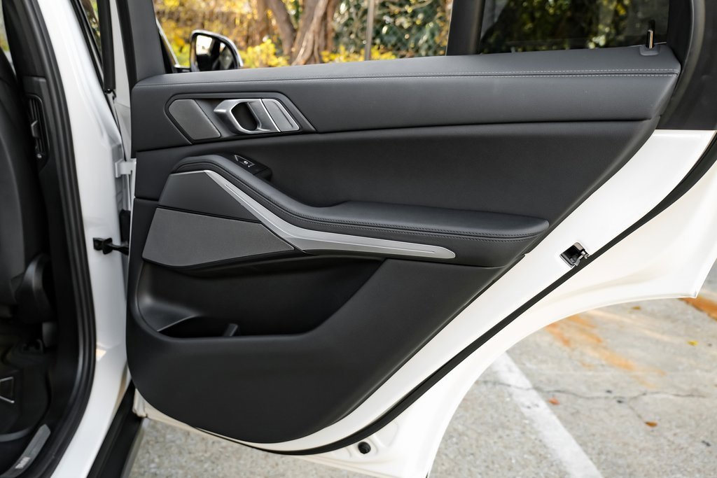 Used 2021 BMW X5 xDrive40i w/ Premium Package image 46