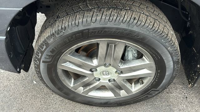 Used 2010 Toyota Tundra Limited image 34