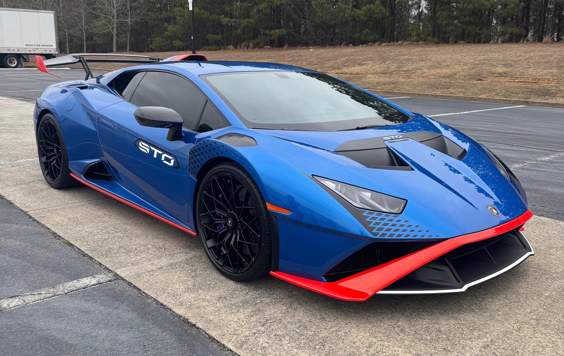 Used 2022 Lamborghini Huracan STO image 1