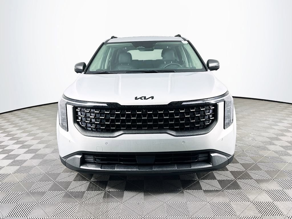 Used 2026 Kia Carnival SX w/ SX Dark Edition Package image 3