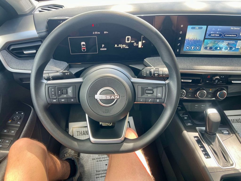 Used 2025 Nissan Kicks SV FWD image 13