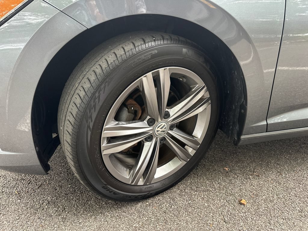 Certified 2020 Volkswagen Jetta R-Line w/ R-Line Cold Weather Package FWD image 7