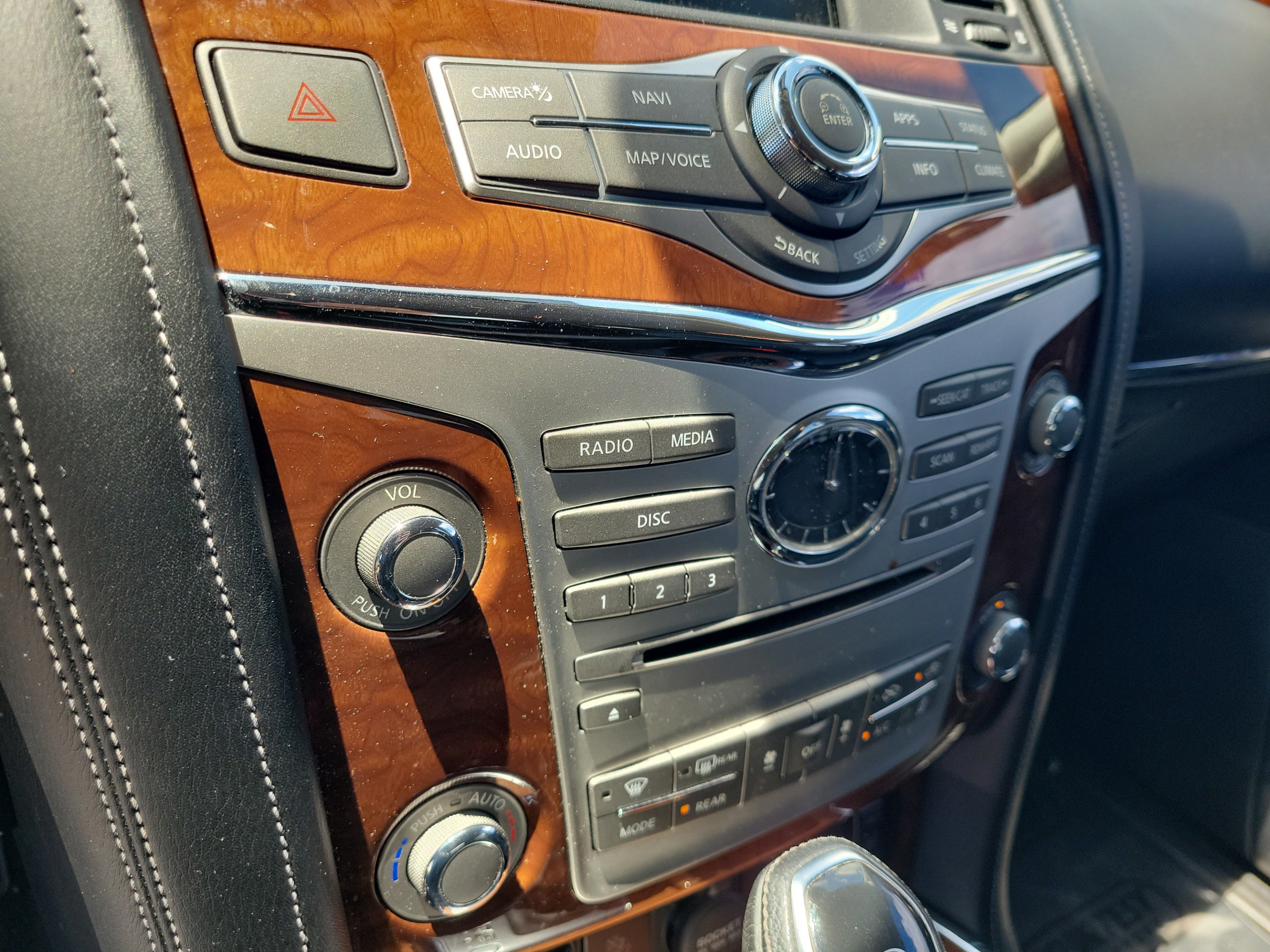 Used 2019 INFINITI QX80 Luxe RWD image 16