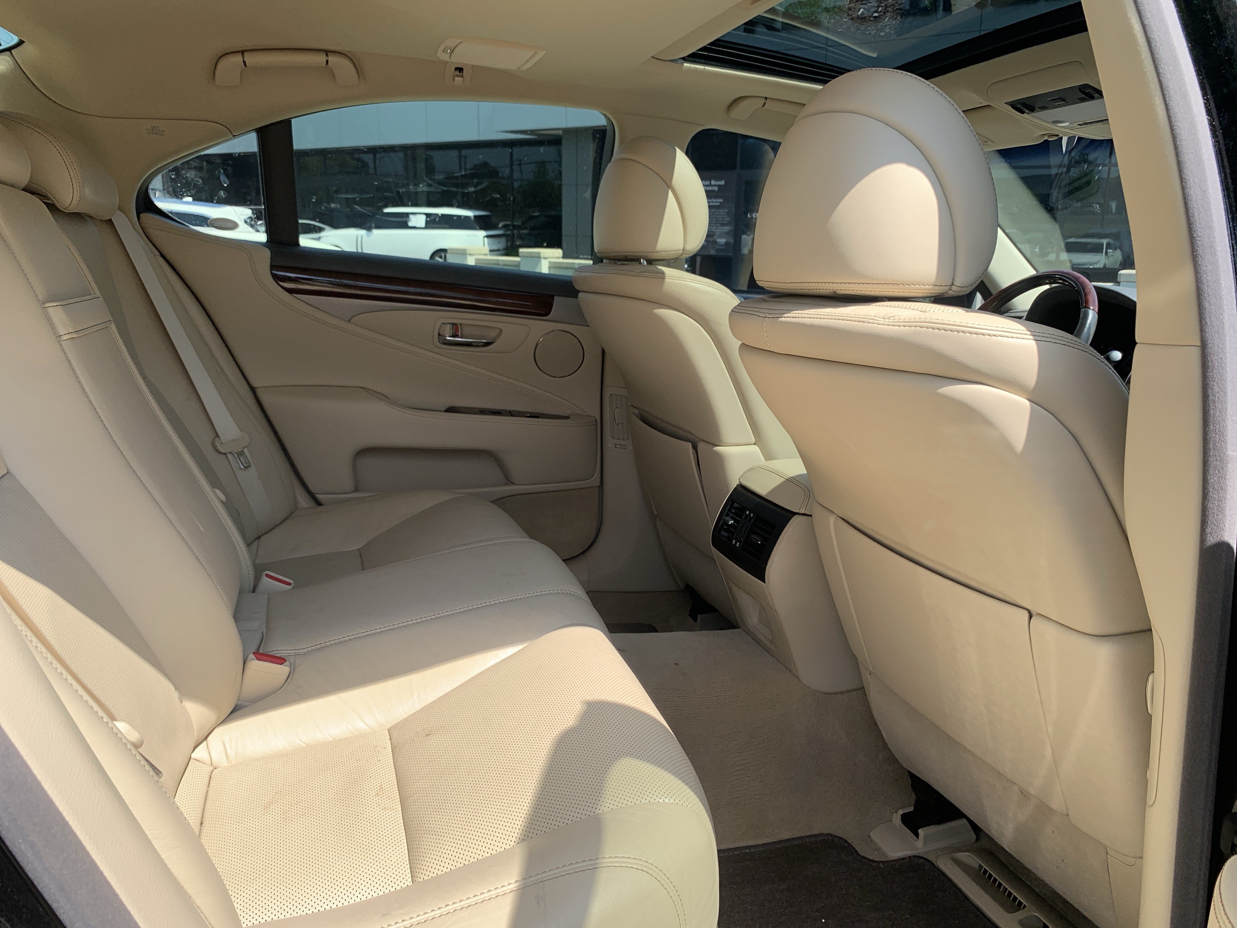 Used 2013 Lexus LS 460 AWD w/ Comfort Pkg image 33