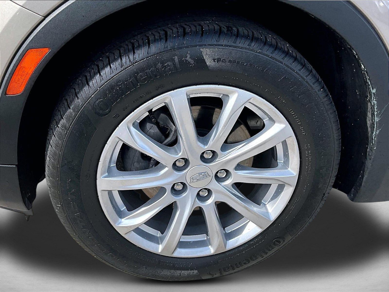 Used 2023 Cadillac XT4 Luxury w/ Cold Weather Package FWD image 10