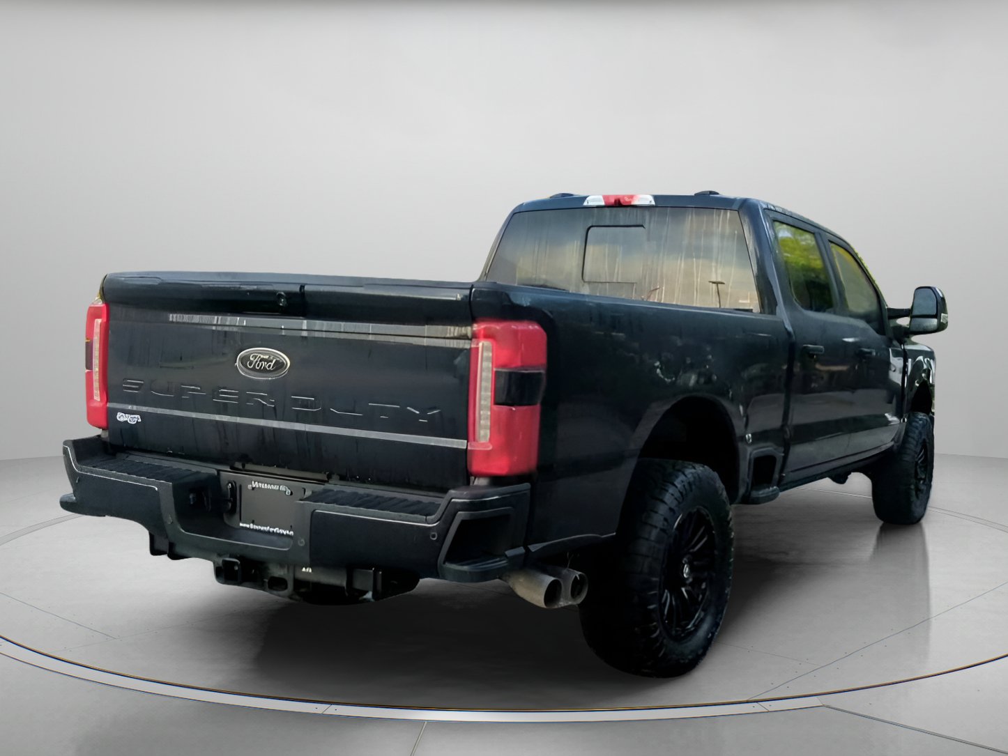 Used 2025 Ford F250 Lariat w/ Black Appearance Package AWD/4WD image 27