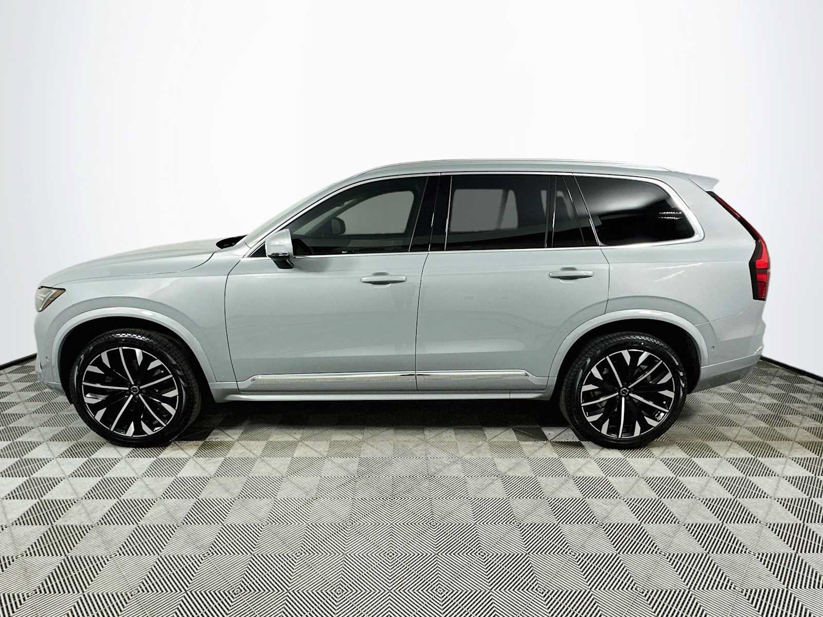 New 2027 Volvo XC90 B6 Plus AWD/4WD image 4
