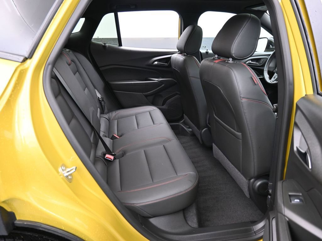 Used 2024 Chevrolet Trax RS w/ Sunroof Package FWD image 37