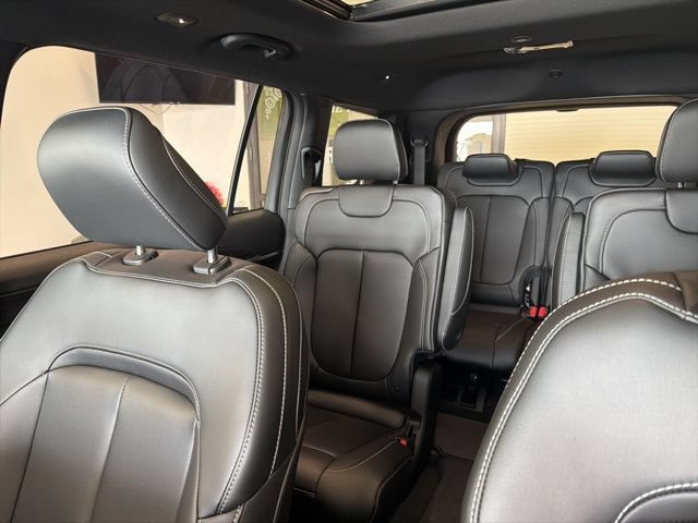New 2026 Jeep Grand Cherokee L Limited w/ Limited Altitude Package AWD/4WD image 13